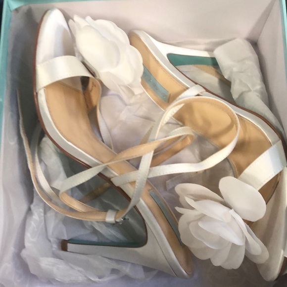 Blue by Betsey Johnson Women's Sb-Terra Heeled - Picture 2 of 3